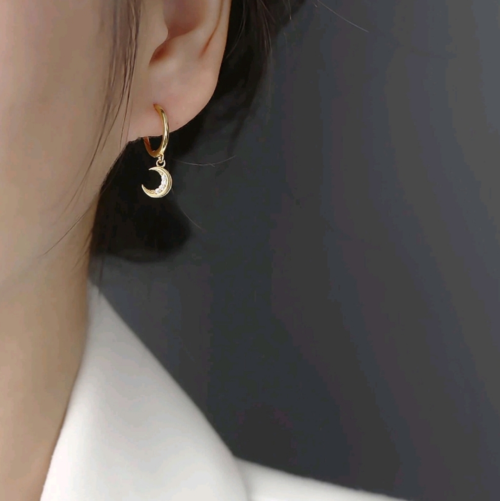 New Dainty Crescent Moon Gold Tone Huggie Hoop Earrings. 